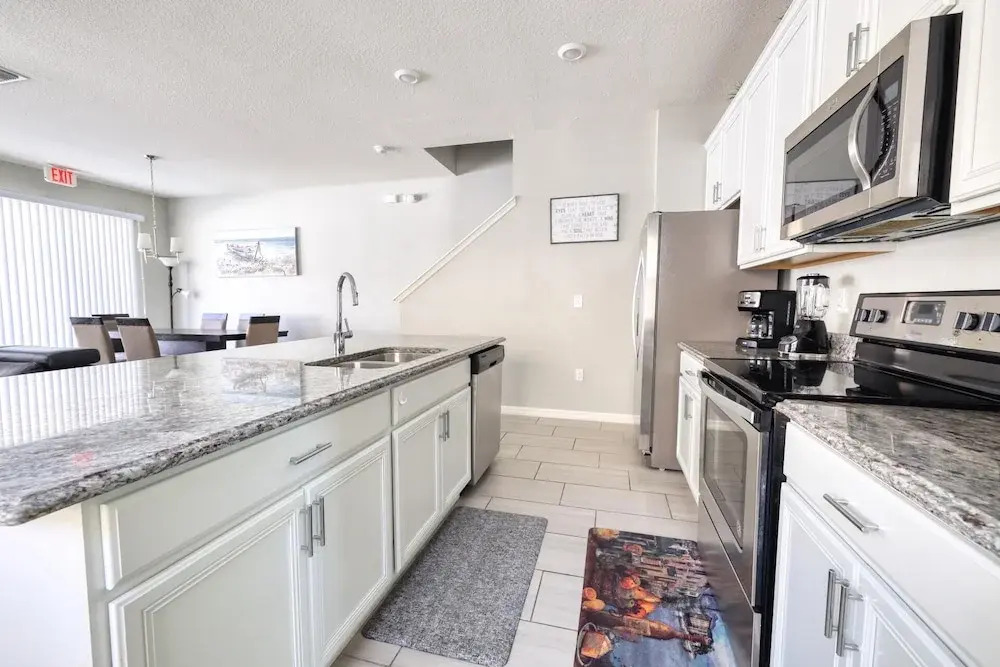 Cinthia s 4-bed Compass Bay Vacation Townhome