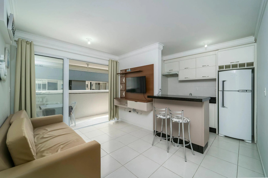 Apartamento para 06 pessoas em Bombas