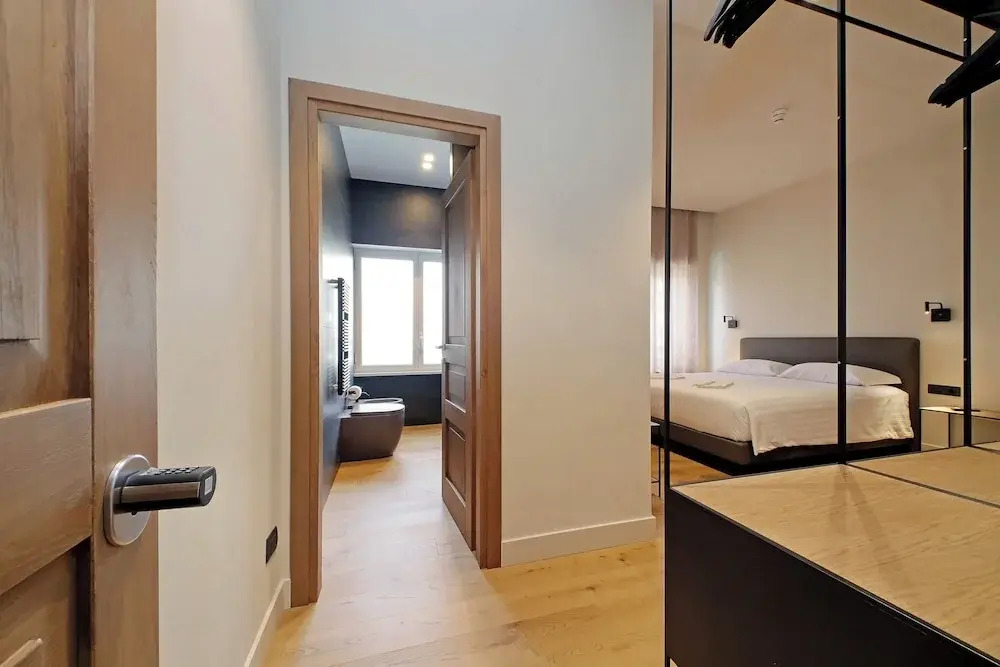 The Place Gallia - New Guesthouse San Giovanni- self check-in -near metro