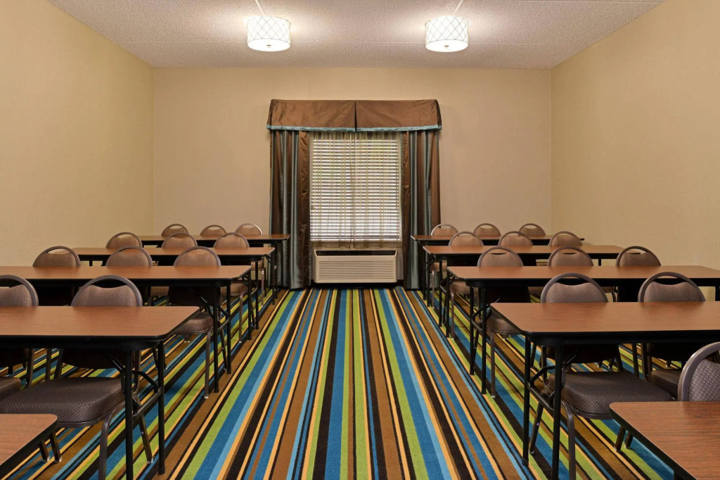 Holiday Inn Express & Suites St Marys by IHG