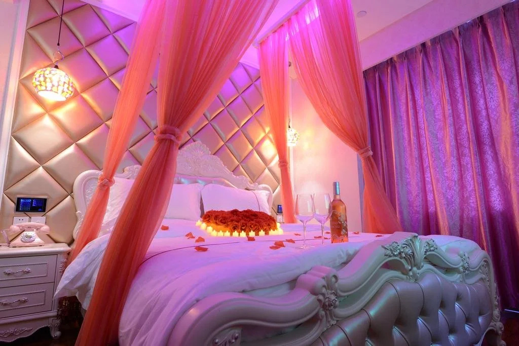 Crystal Theme Hotel