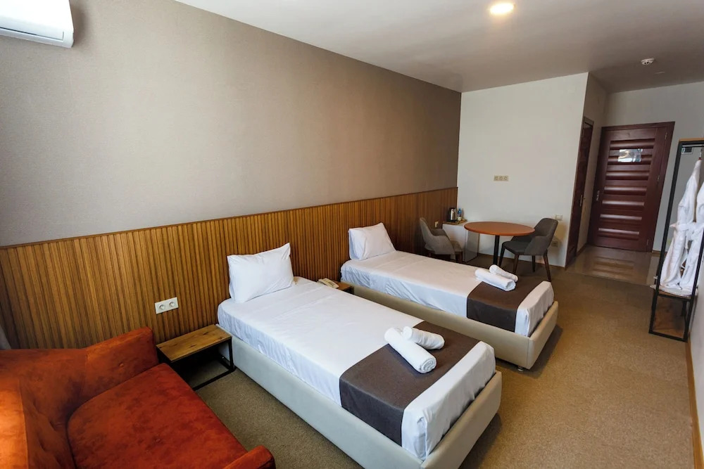 98 Zurab Gorgiladze St