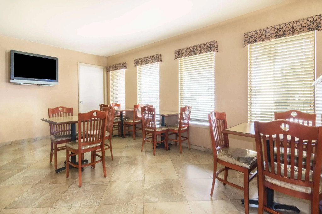 Days Inn by Wyndham San Antonio Interstate Hwy 35 North