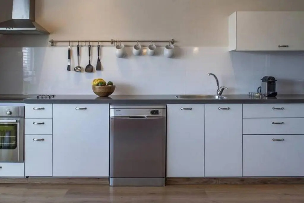 Simple 2BR in Sderot Chen 1 by HolyGuest