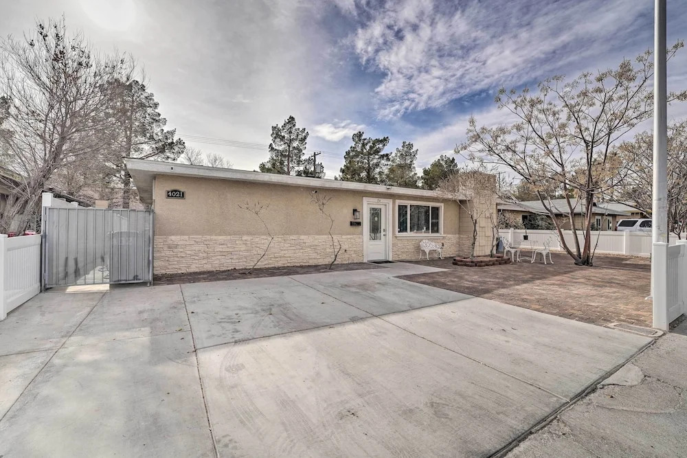 Home w/ Private Pool - Near Las Vegas Strip