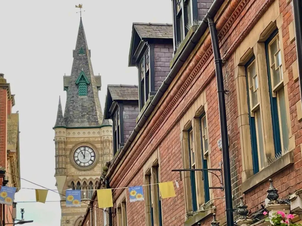 Central Darlington 2 Bed Apartment With Parking