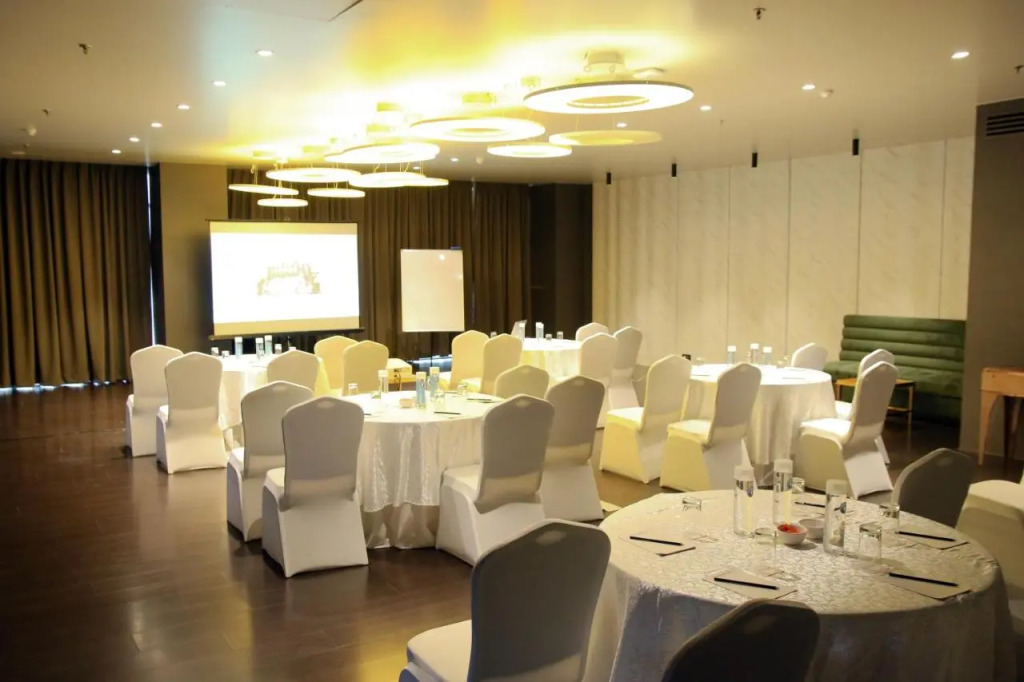 Udman Greater Noida By Ferns N Petals