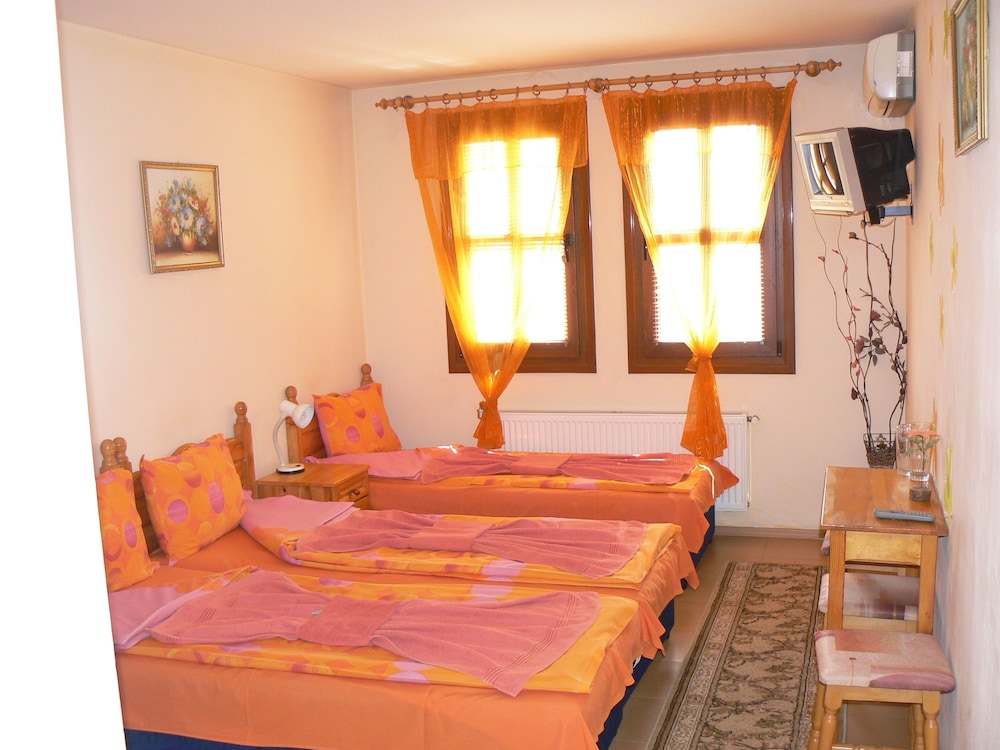 Family Hotel Varusha