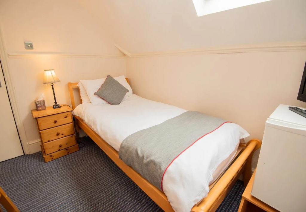 Airport Lodge