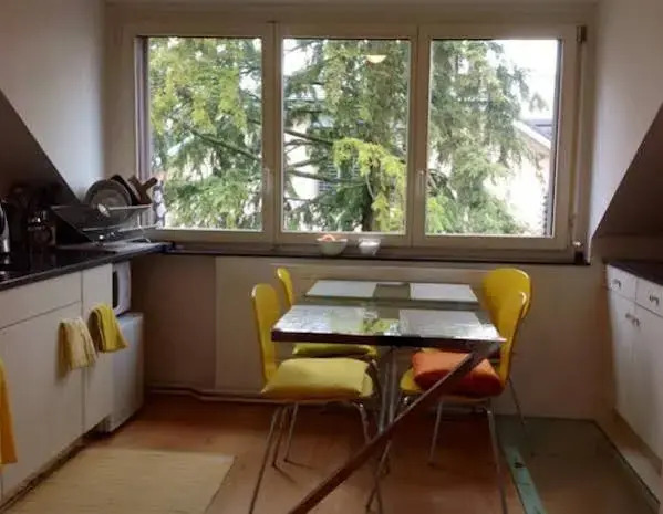 Artistshouse Bed with Kitchen