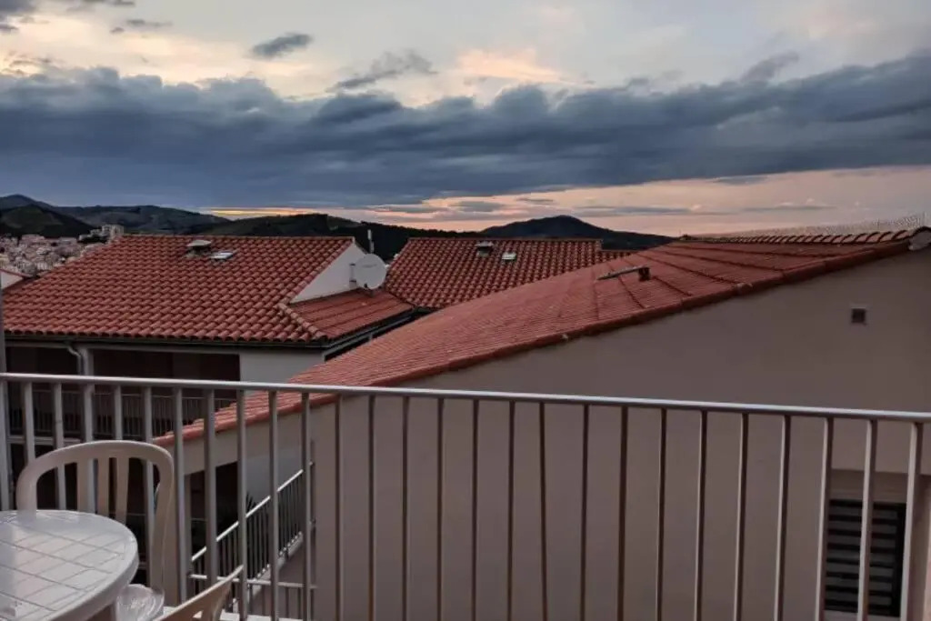Appartement F2 proche des criques et thalasso