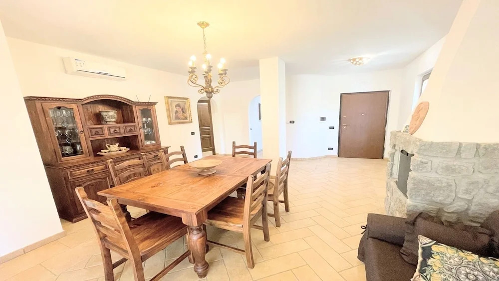 Charming Villa - Lake View and Private Pool
