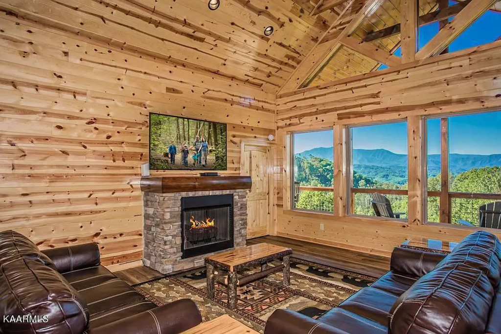 Starr Crest by Beyond Expectations w Indoor Pool