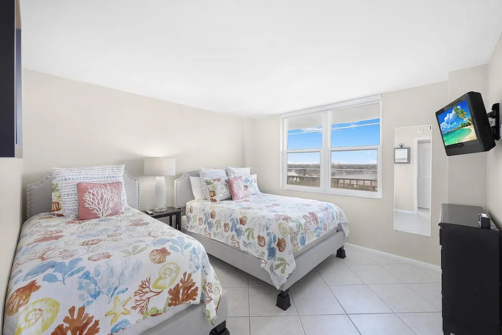 Stylish Beachfront Condo With Pool and Ocean Views