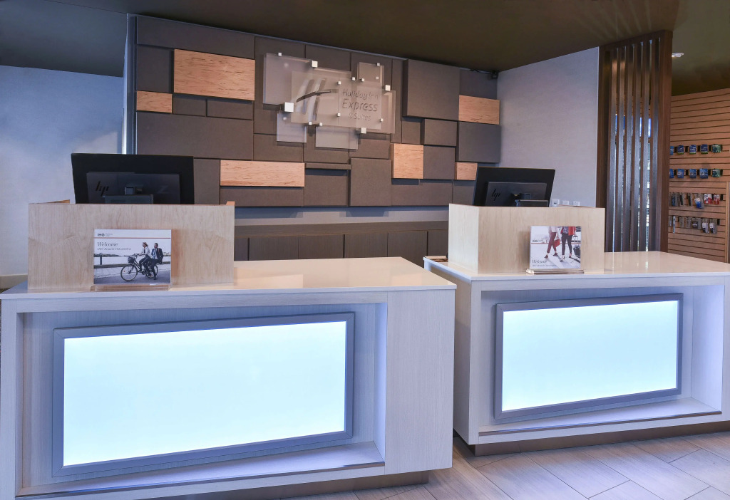 Holiday Inn Express & Suites Madisonville by IHG