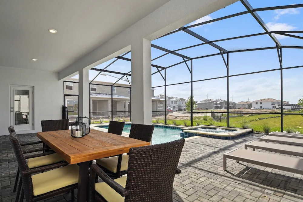 2969 Storey Lake Resort Single Family  46665/46939