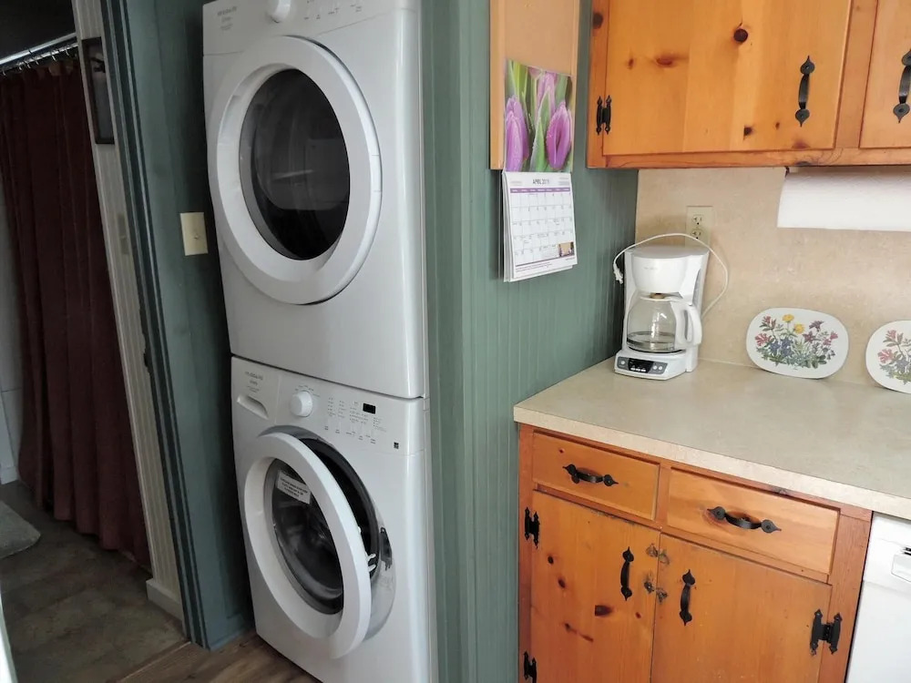 Grey Log #383358 - 1 Br Home