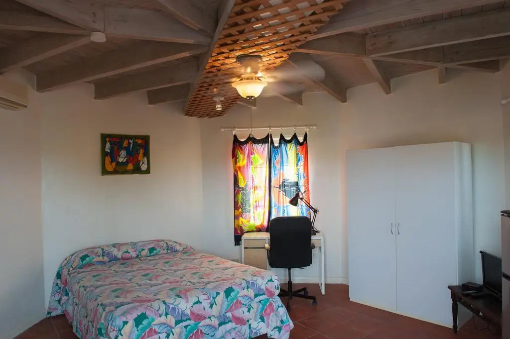 Arawak Beach Inn