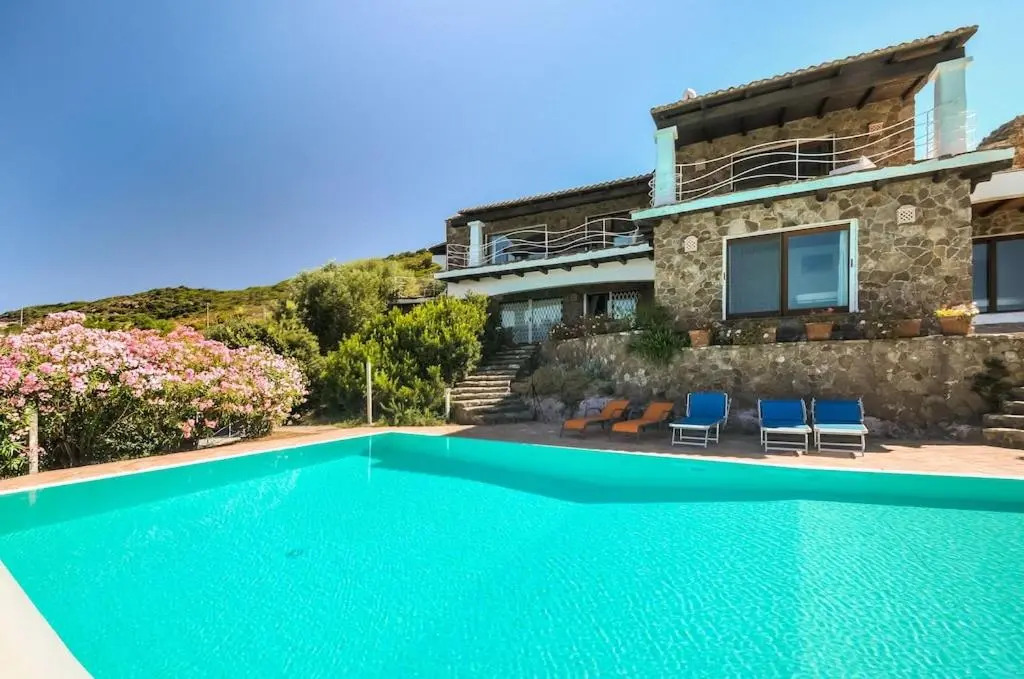 Villa Emmeline fronte mare 5 camere 6 bagni infinity pool WiFi per 12 persone