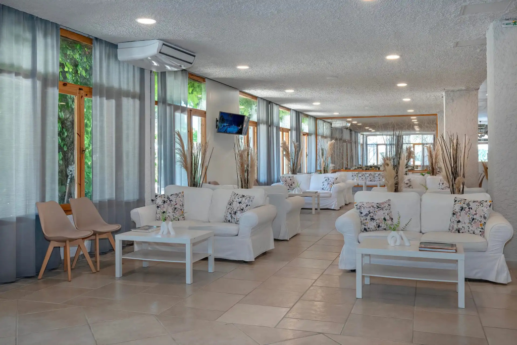 The Grove Seaside Hotel
