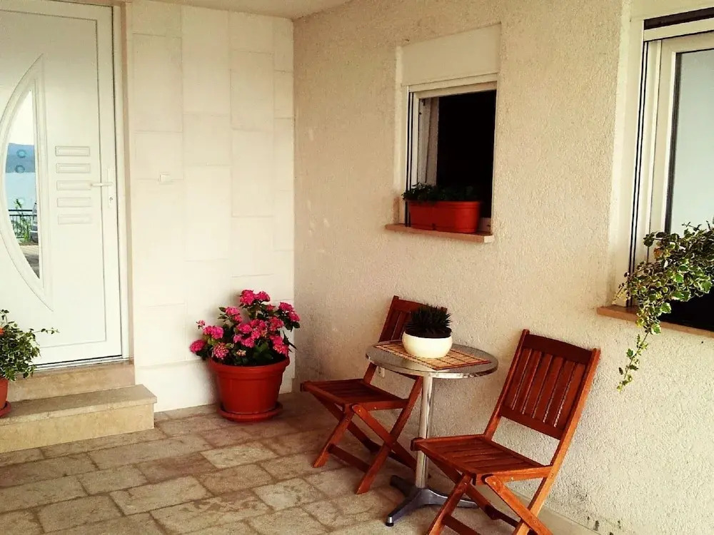 Sea-view Retreat in Celina