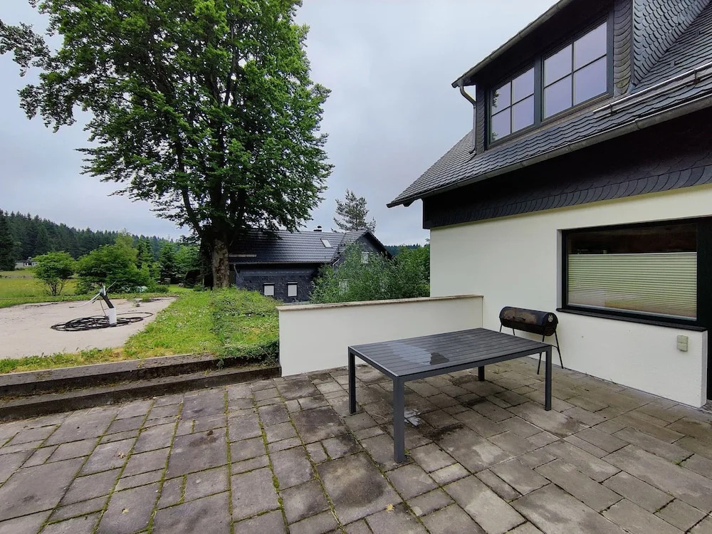 Apartment with terrace and garden