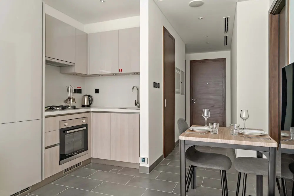 Modern 1BR in The Crest With Pool and gym