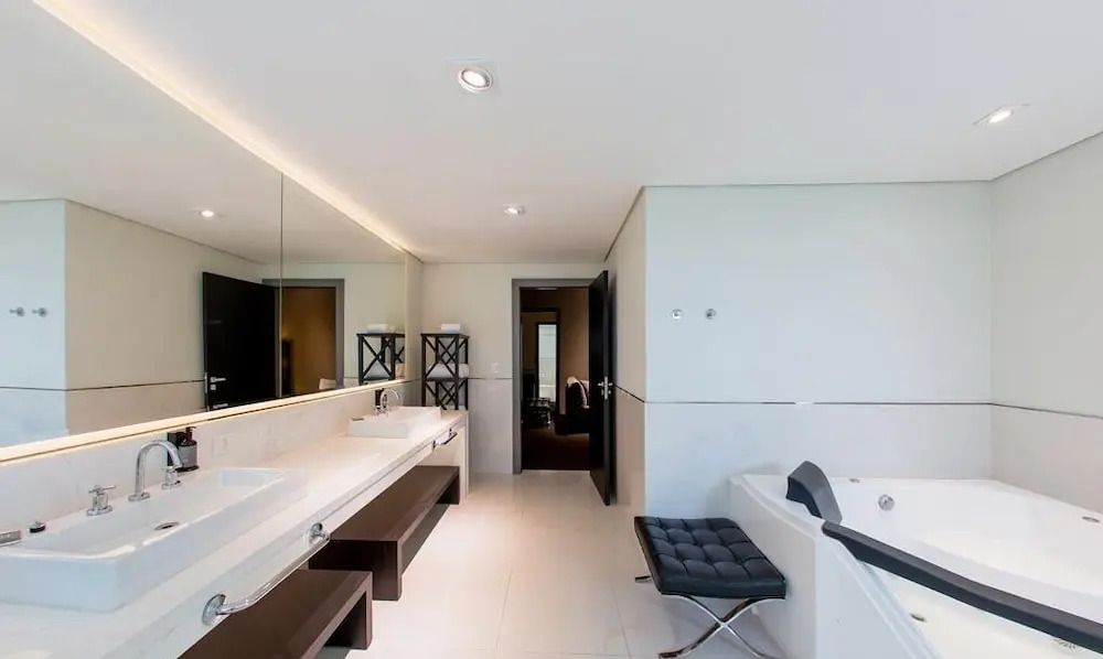 Manhattan On Floor