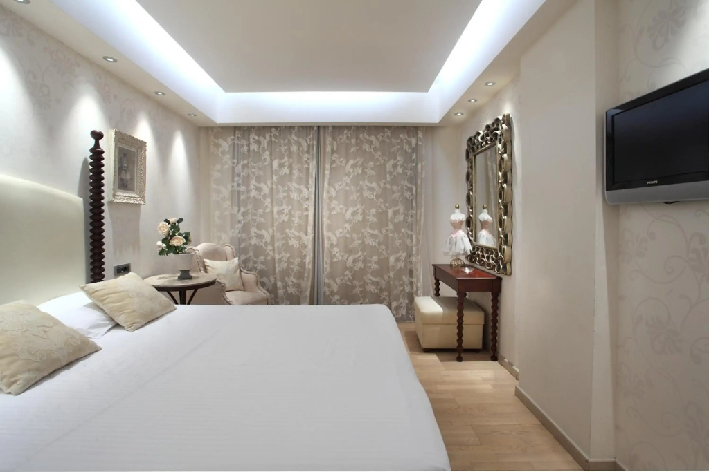 Comfy Boutique Hotel
