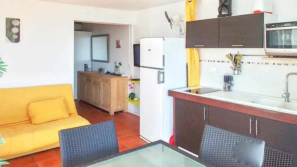 Apartment With one Bedroom in Saint-françois, With Wonderful sea View,