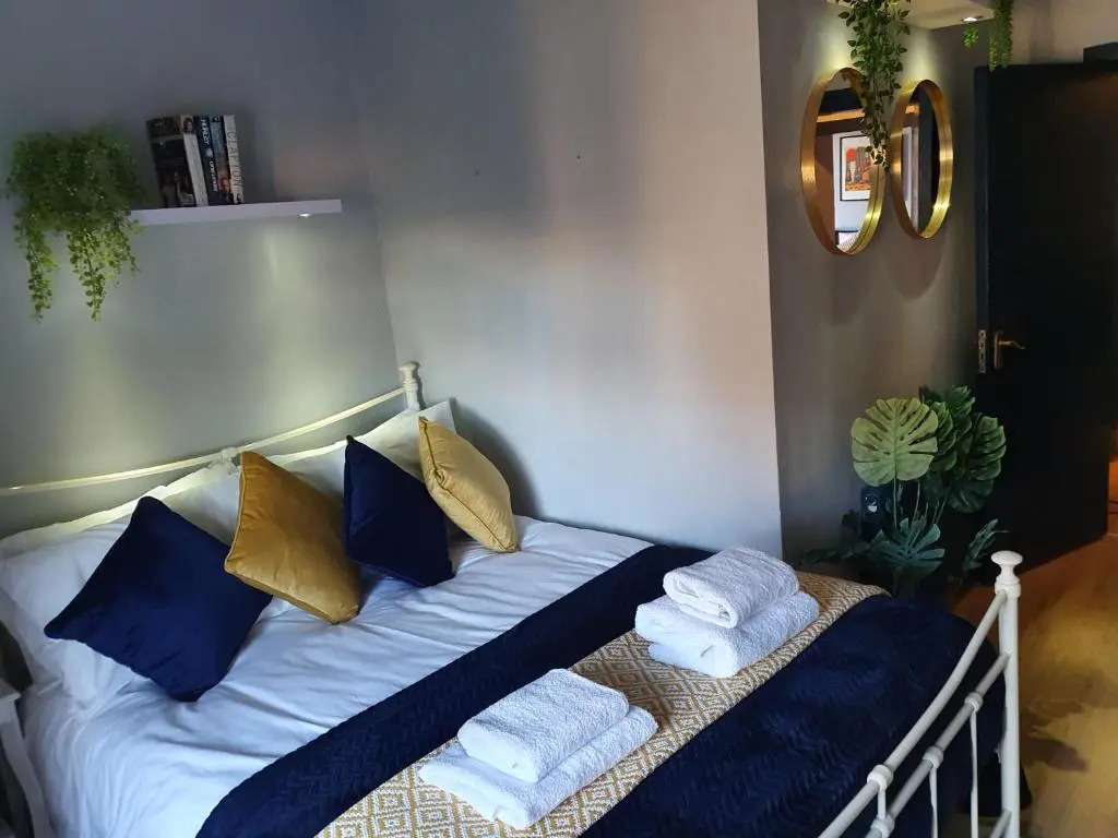 Cosy 3 bedroom flat in City Centre - can sleep up to 6