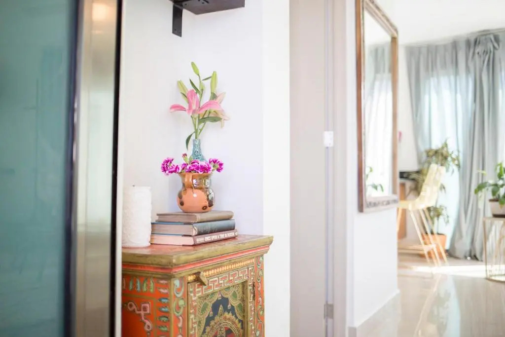 25' Balcony 13' windows Boho Decor Pool Open