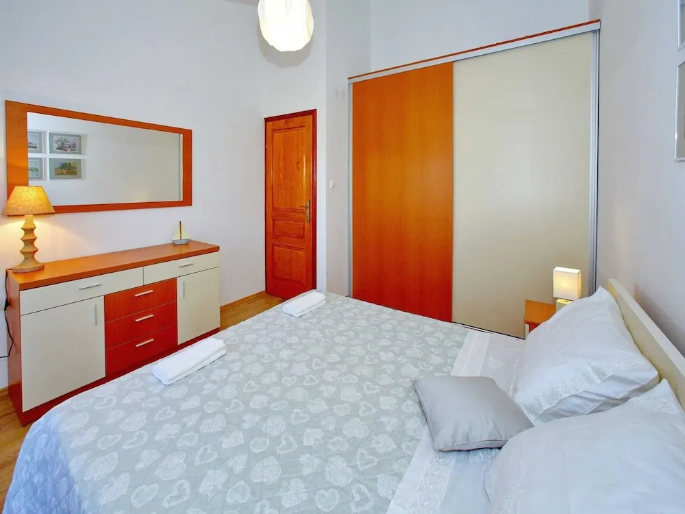 Modern Apartment With big Roofed Terrace, Garden, Near the Sea