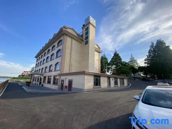 GELI Hotel (Shanghai Shifandaxue Fushu Pudong Lingang Zhongxue Hangwan Road)