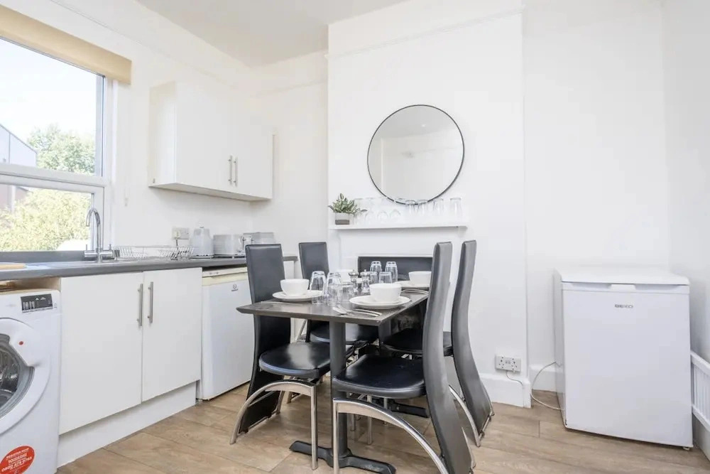 Gloucester Street Nest - 3BR Flat for 7 Guests
