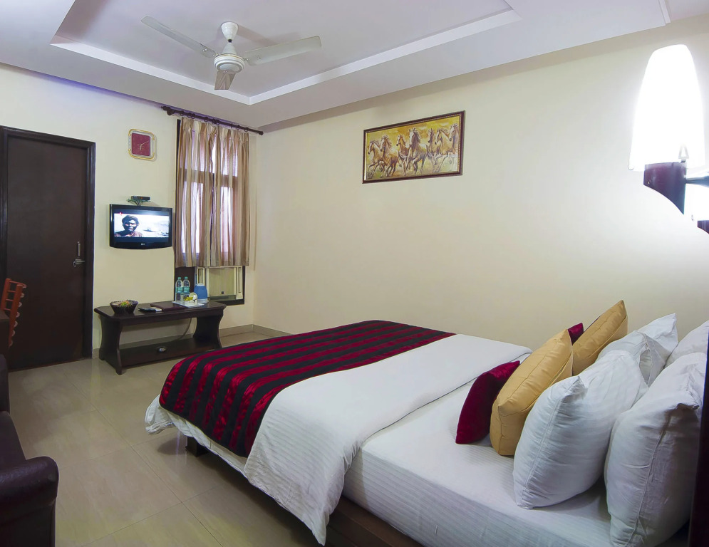 HOTEL VISHAL RESIDENCY NEAR DELHI AIRPORT with FREE AIRPORT DROP