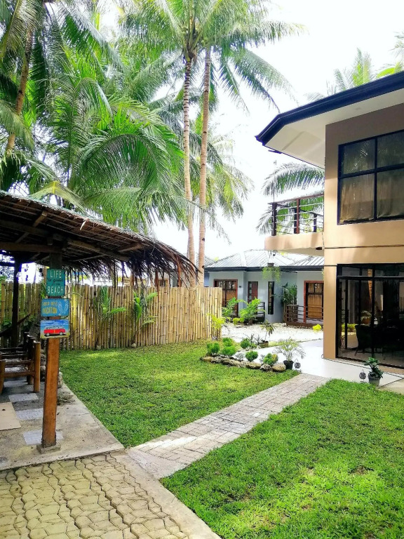 Southseas Beach Resort and Dive Center