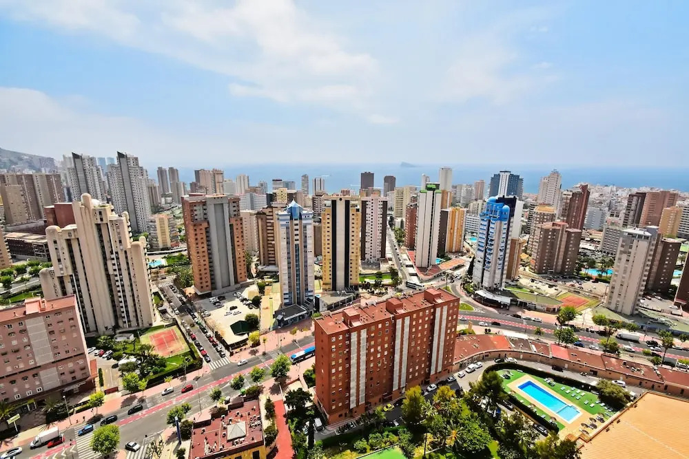 Apartment with One Bedroom in Benidorm, with Wonderful City View And Pool Access - 700 M From the Beach