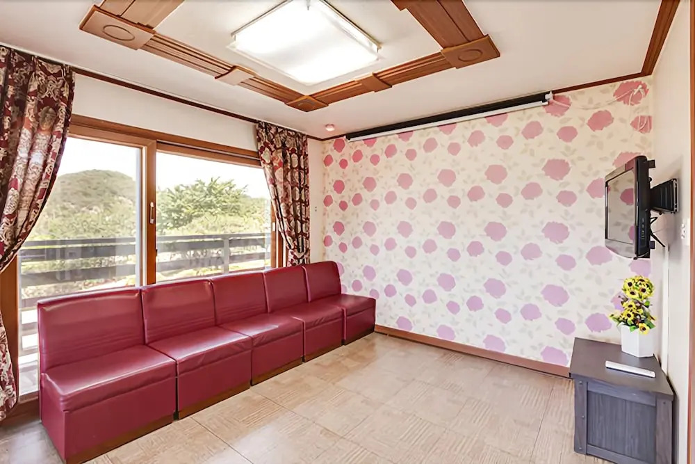 Daebudo Blue Sunset Pension
