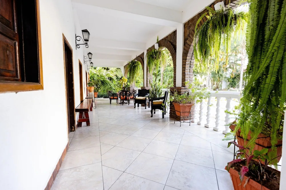 Hotel Ciudad Blanca