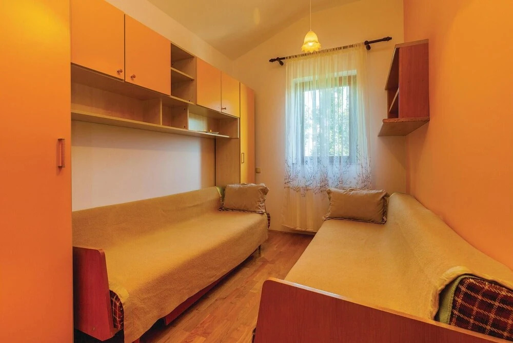 Stunning Home in Jadranovo With Wifi and 7 Bedrooms