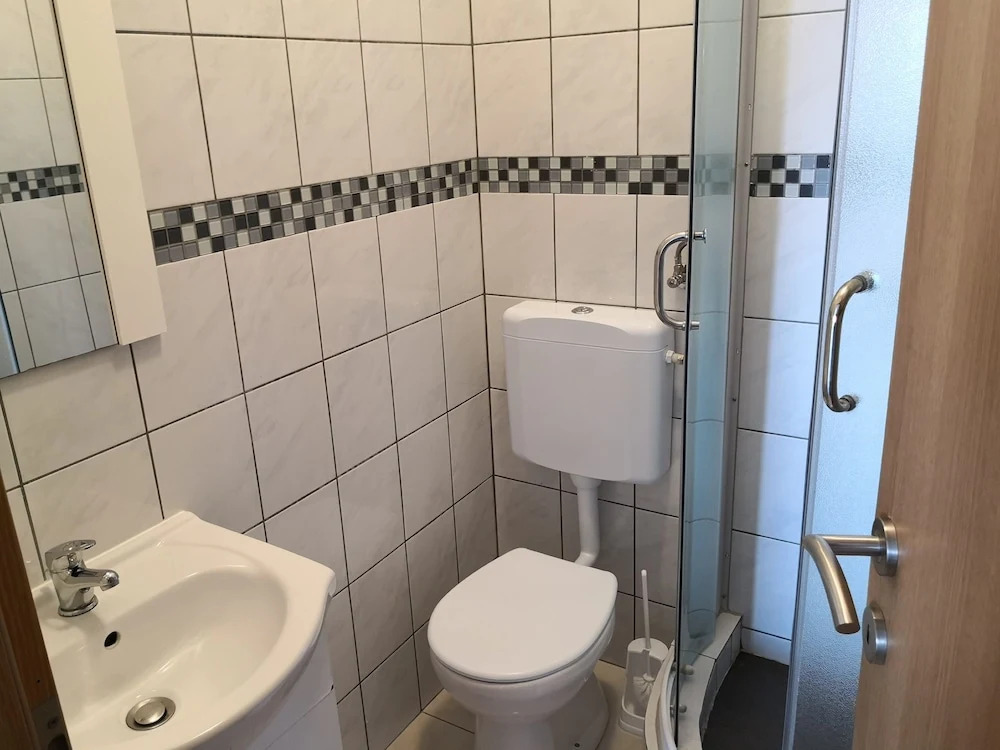 Emperor Apartment4 Star Accommodation for the Price of 3
