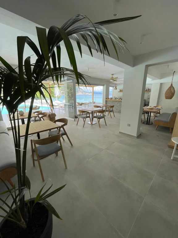 Alboro seaside suites