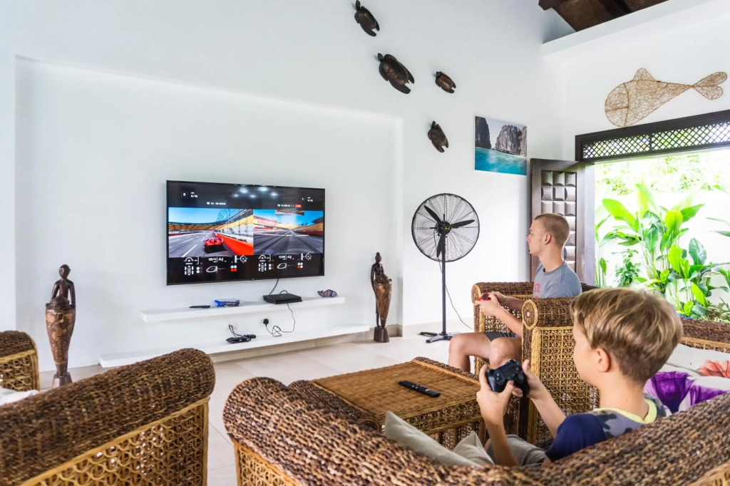 LUXURY PRIVATE VILLAS 400m2 WITH POOL NEAR LIO BEACH
