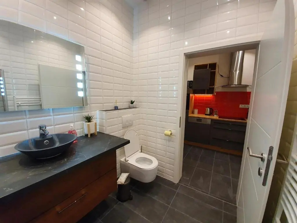 Frisch renovierte Wohnung mit einer Klimaanlage - Design Apartment Favoritenstraße 147