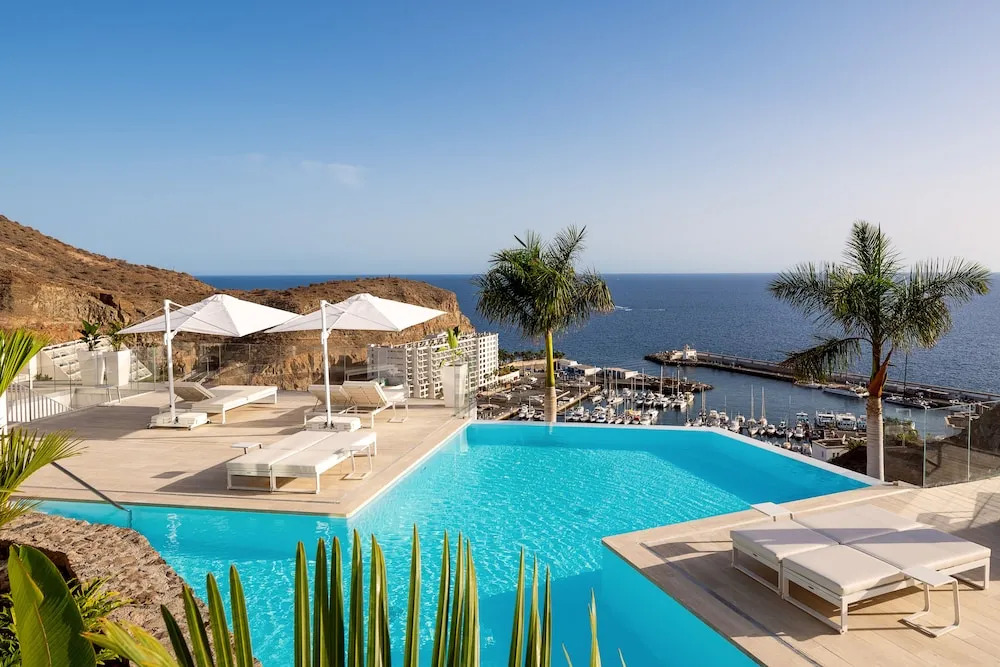Grand Horizon Luxury Boutique Suites