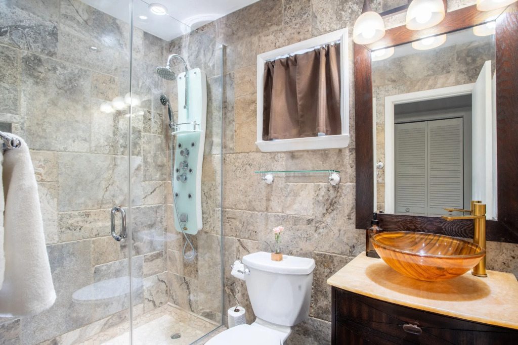 Red River by Avantstay Shared Pool + Hot Tub 20 Minutes to Downtown Austin