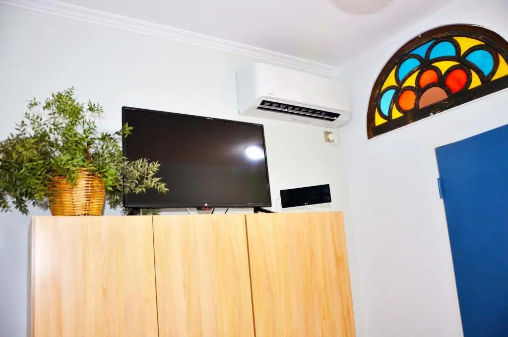 Mia's cozy flat in Ermou, 3 min from "Monastiraki"