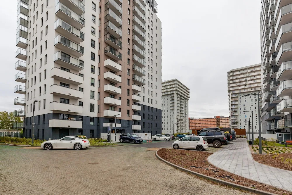 Frey Homes Suite - Blisko plazy