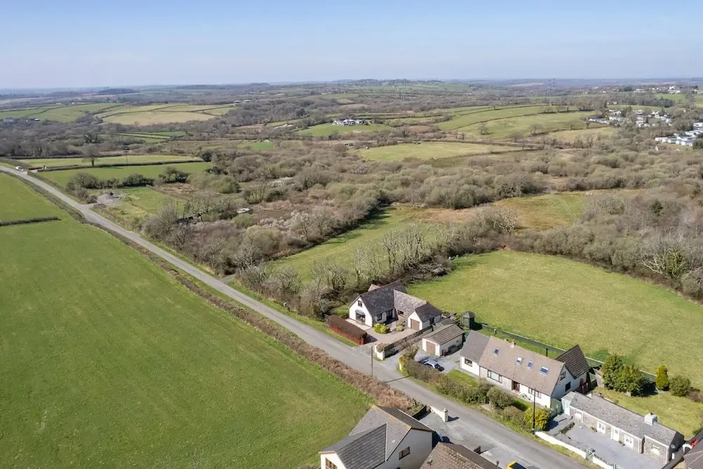 Honeyfield Lodge - Spacious Cottage Rural Views